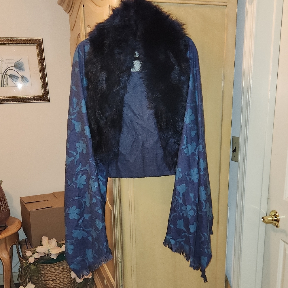 Laundry By Shelli Segal Navy Shawl with Black Trim